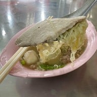 เมนูของร้าน รุ่งเรือง (ตั๋ง) ก๋วยเตี๋ยวหมู สุขุมวิท26 เจ้าเก่า สุขุมวิท 26