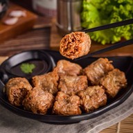 หลา ลูกชิ้นปลาเยาวราช Empire Food Lounge