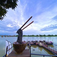ก๋วยเตี๋ยวเรือเป่าปาก ชามกะลา  กำแพงเพชร