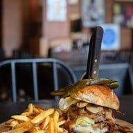 Rock Me Burger & Bar นิมมานเหมินท์