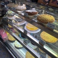 Charin Pie นิมมานเหมินท์ (Nimmanahaeminda)