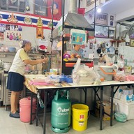 สมใจ ขาหมูข้าวมันไก่