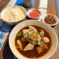 เมนูของร้าน ต. เนื้อตุ๋นจักรพรรดิ์(ตรงข้ามค่ายสวนสยาม)