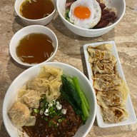 Gokfayuen ทองหล่อ