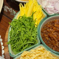 แจ่ม - ถนนจันทน์