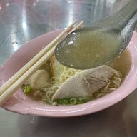 เมนูของร้าน รุ่งเรือง (ตั๋ง) ก๋วยเตี๋ยวหมู สุขุมวิท26 เจ้าเก่า สุขุมวิท 26