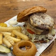 Rock Me Burger & Bar นิมมานเหมินท์