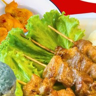 IMMDEE อิ่มดีหมูย่างเตา คอหมูย่างข้าวคั่ว เมี่ยงสลัด บะหมี่หมูย่าง วงเวียนใหญ่