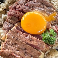 Meat Story ข้าวหน้าเนื้อ ข้าวหน้าแฮมเบิร์ก ข้าวหน้าด้ง ประชาอุทิศ 33