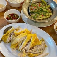 บุญ เรสเตอรองท์ 食得福 สีลม