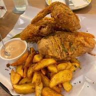 Henryfry Fried Chicken ไก่ทอด เจริญกรุง