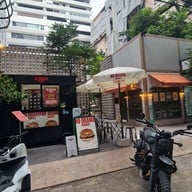 Nihon Saiseisakaba BLOQyard