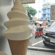 หน้าร้าน Mixue ตลาดปากน้ำ