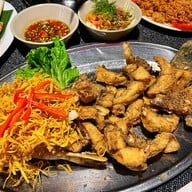 สวนอาหารซุ้มไผ่ เรโทร