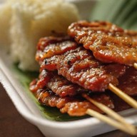 หมูปิ้ง ข้าวจี่ นะเออ -
