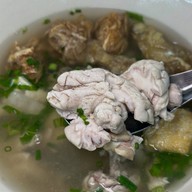 เมนูของร้าน ลูกชิ้น - มันสมองหมู ไทยทำ