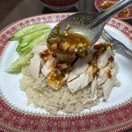 เมนูของร้าน รสนิยมข้าวมันไก่ ตำนาน70ปี สระบุรี(ร้านดังสูตรจากอากง) ตำนาน70ปีป้ายดำ!!!