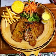 Triple Wood Cafe เสรีไท57 เสรีไทย57แยก71