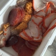 นายจิว หมูแดง หมูกรอบ หน้าโรงแรมมารวย