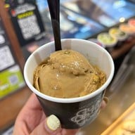 GUSS DAMN GOOD & COFFEE เซ็นทรัลเวิลด์ (Centralworld)