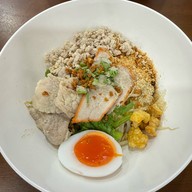 ก๋วยเตี๋ยวหมูโบราณ บ้านนคร สาขาสันติสุข