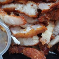 ยำติดแกรม-กะเพราเนื้อโคขุน