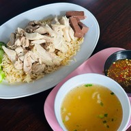 ยิ้มสู้บะหมี่จับกังอุบล จุกๆ(เจ้าเก่า)