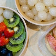 ผลไม้ปอกพร้อมทาน กรีกโยเกิร์ต - Yanin Fresh Fruits