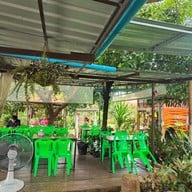 บรรยากาศ บ้านริมน้ำ ดิ คาเฟ่ นครนายก