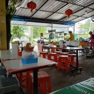 บรรยากาศ ก๋วยเตี๋ยวท่าเรือ  ใต้ต้นหูกวาง ก๋วยเตี๋ยวท่าเรือ ใต้ต้นหูกวาง