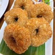 ครัวทอง ตำส้มหอยคุณยาย