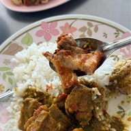 เมนูของร้าน ข้าวแกงมโนราห์