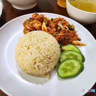 เมนูของร้าน เล่าจึง ก๋วยเตี๋ยวลูกชิ้นปลา ถนนพุทธบูชา 36