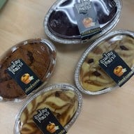 เมนูของร้าน ขนมไทยไกลบ้าน DC x Krispy Curry Puff - คาเฟ่ขนมไทย กะหรี่ปั๊บ เค้ก เครื่องดื่ม ศรีนครินทร์