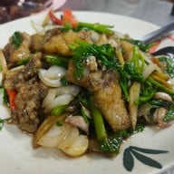 เลิศรส (ใต้ร่มมะเฟือง)