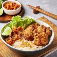 ชิคชีค หมี่คลุกไก่ฉีก ซูวี Chic Cheek อโศก