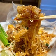 บ้านใหญ่ ผัดไทยเตาถ่าน ดินแดง
