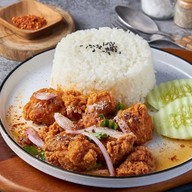 ข้าวไก่กรอบ ครัวคุณแอ๊ว สามย่าน