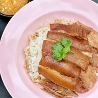 ขาหมูพ่นไฟ เกษตร