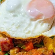 ใบกะเพรา (ราชภัฏประตู2)