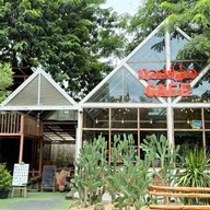 ทองหล่อ คาเฟ่