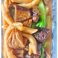 จุฬาหูฉลาม สาขาBTS. โพนิมิตร