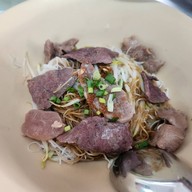 ลูกชิ้นอนามัย ซอยศูนย์วิจัย (ข้าง รพ.กรุงเทพ)