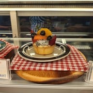 A Pink Rabbit + Bob ทรงวาด