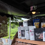 พักใจ๋ Slow bar แอร์พอร์ตลิ้งค์ ทับช้าง