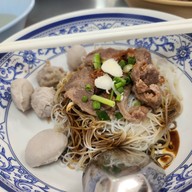 ลูกชิ้นอนามัย ซอยศูนย์วิจัย (ข้าง รพ.กรุงเทพ)