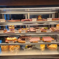 A Pink Rabbit + Bob ทรงวาด