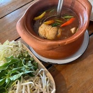 บ้านฮอซอน ขนมจีนต้ม หม้อปลาร้า