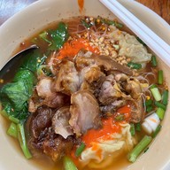 เปาเปาหมี่หยกเป็ดย่าง ถนนปุณกัณฑ์