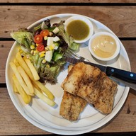 Queen Steak House หน้าร้านเปิดบริการปกติค่ะ